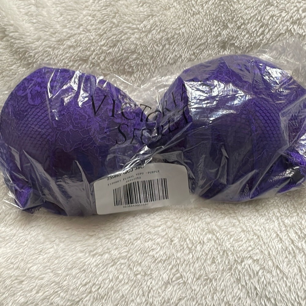 New Victoria's Secret Fishnet Floral Push Up Bra 38C